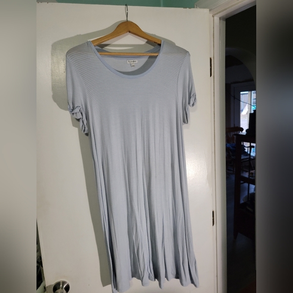 T-shirt Dress - Picture 1 of 3